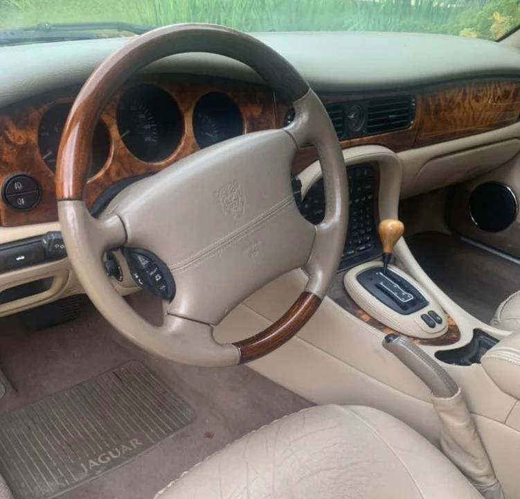 2003 Jaguar X308 XJ - Image 3 of 3