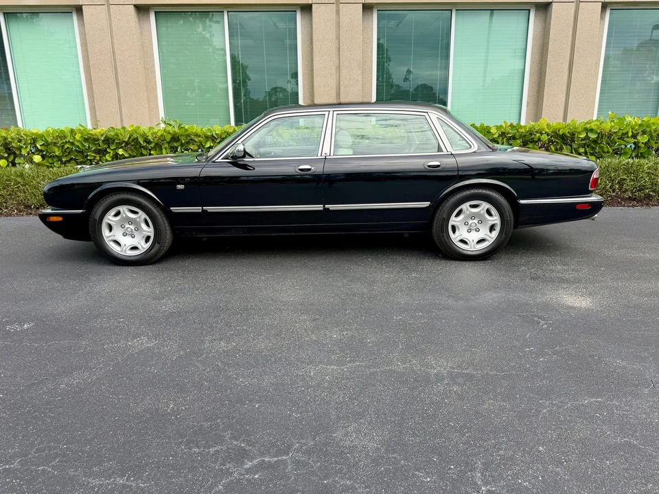 2003 Jaguar X308 XJ - Image 10 of 31