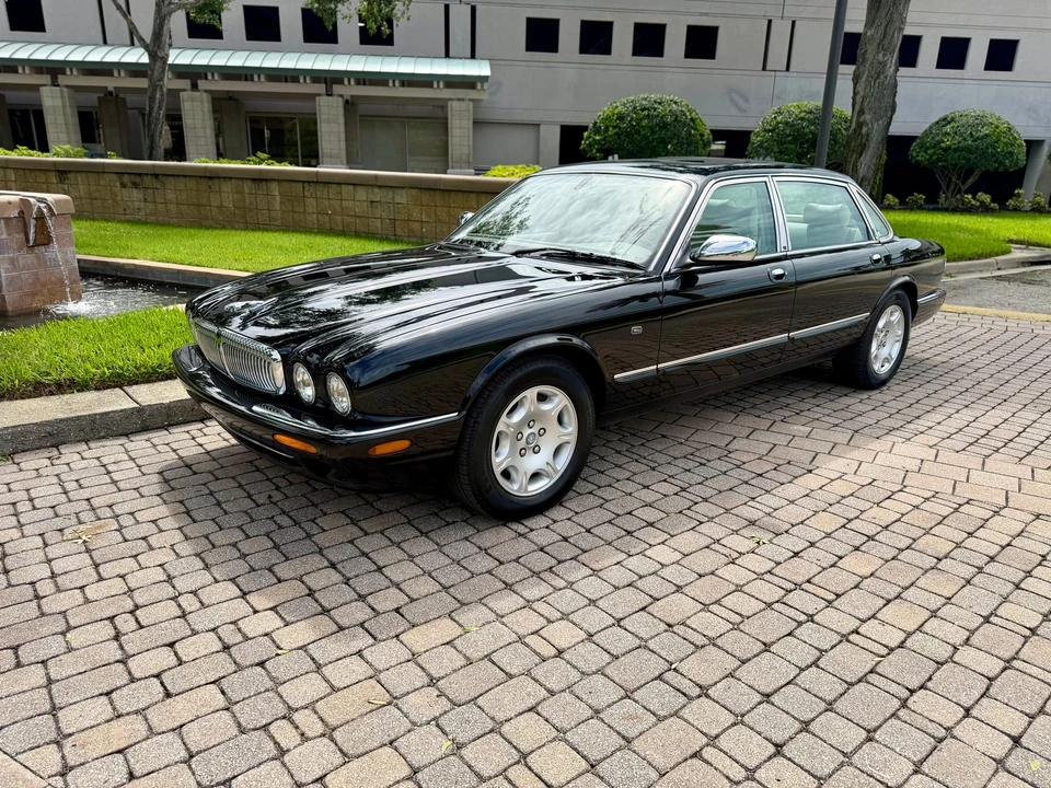 2003 Jaguar X308 XJ - Image 9 of 31