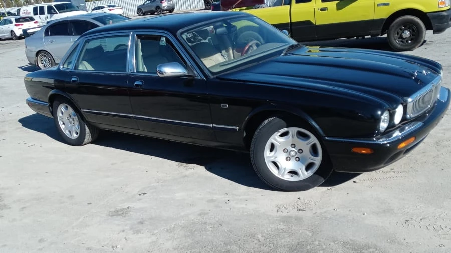 2003 Jaguar X308 XJ - Image 2 of 18