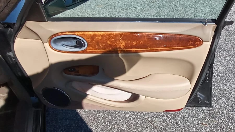 2003 Jaguar X308 XJ - Image 11 of 18
