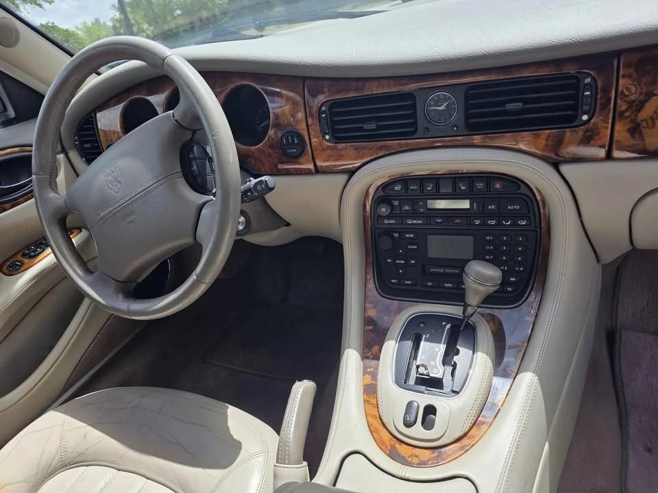 2003 Jaguar X308 XJ - Image 7 of 14