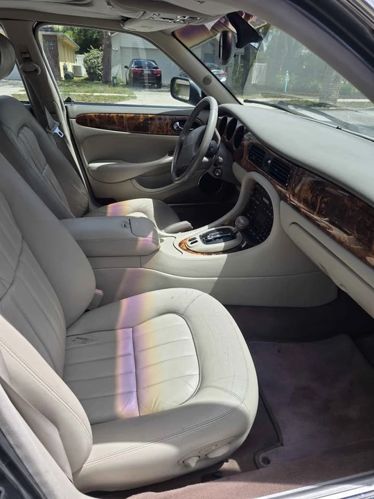2003 Jaguar X308 XJ - Image 8 of 14