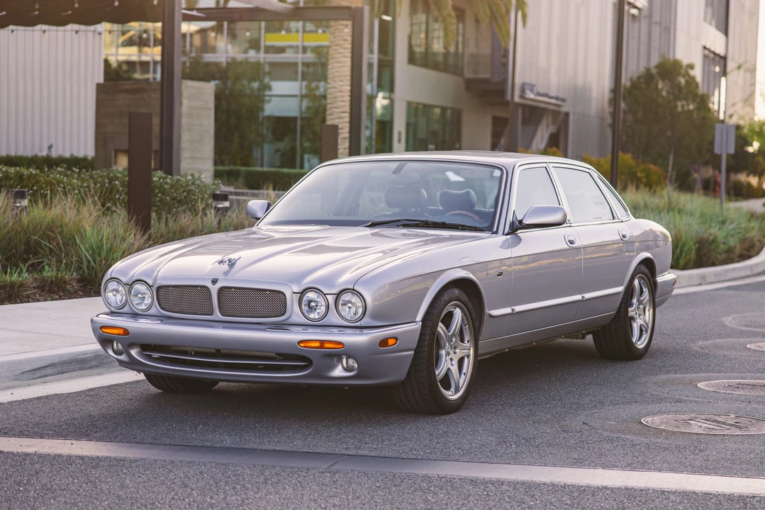 2003 Jaguar X308 XJR - Image 9 of 31