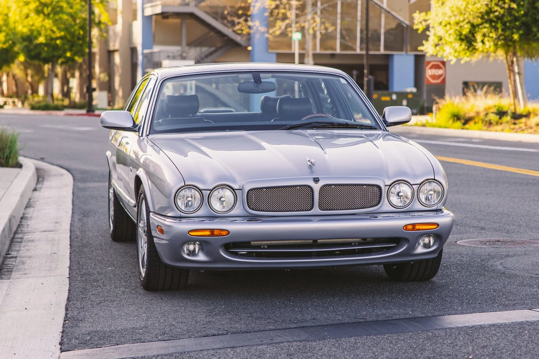 2003 Jaguar X308 XJR - Image 11 of 31