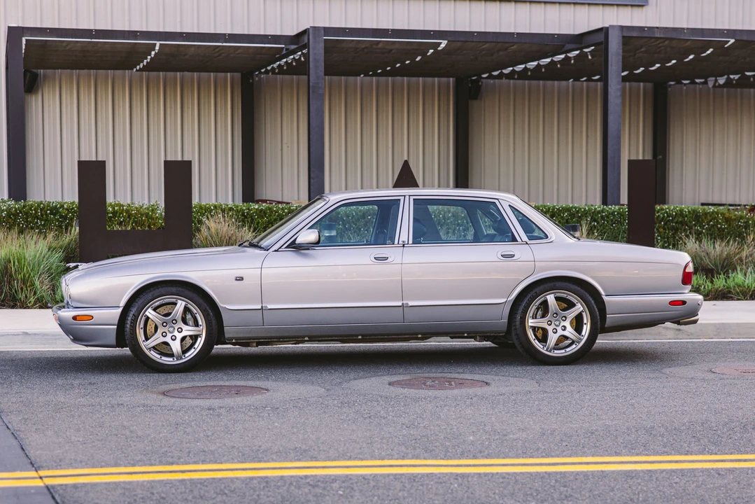 2003 Jaguar X308 XJR - Image 3 of 31