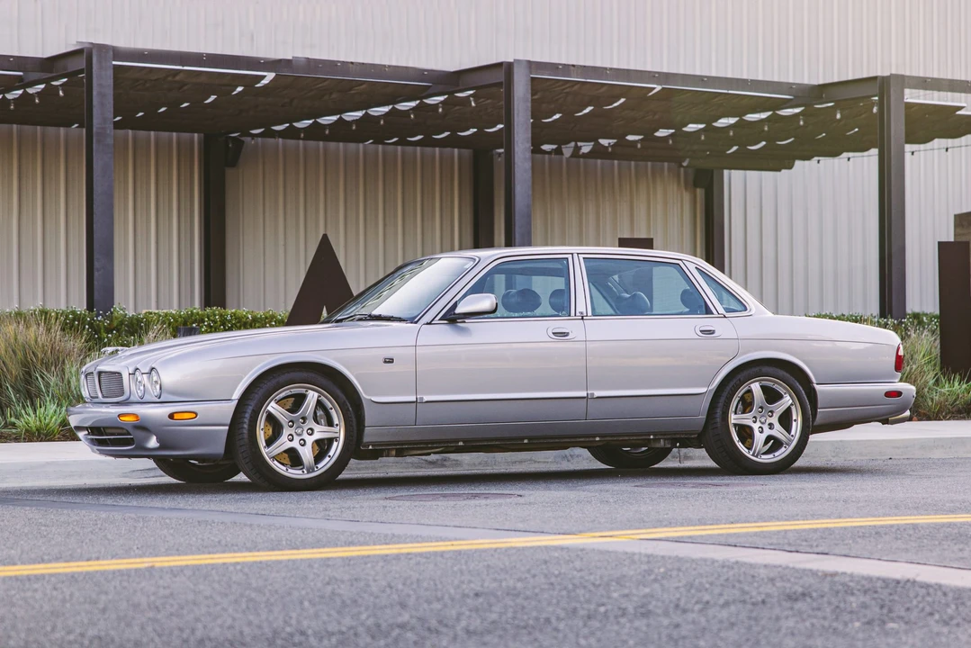 2003 Jaguar X308 XJR - Image 5 of 31