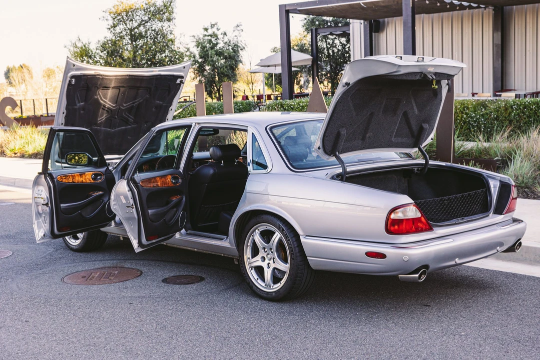 2003 Jaguar X308 XJR - Image 29 of 31