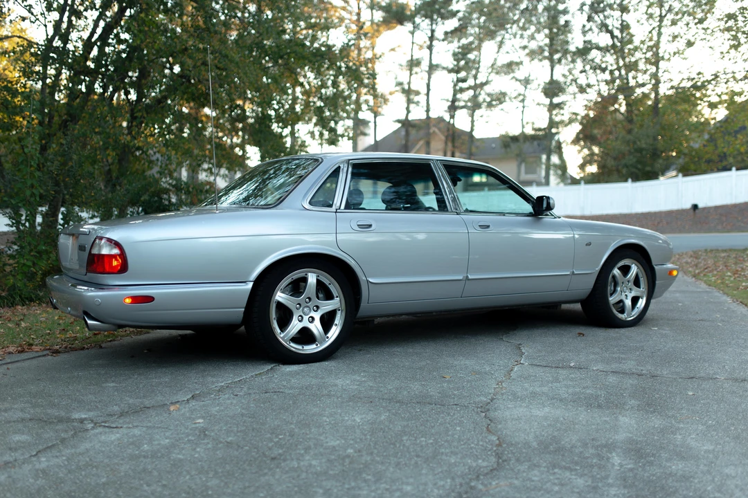 2003 Jaguar X308 XJR - Image 11 of 24