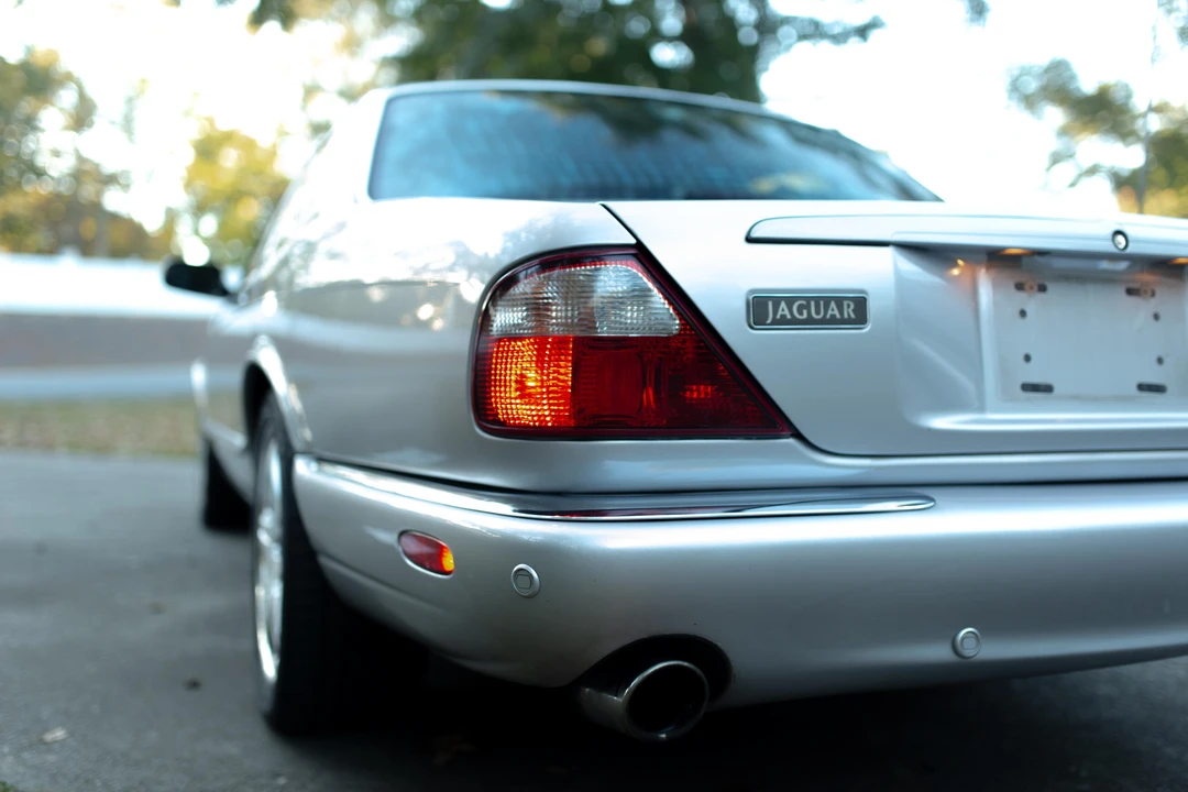 2003 Jaguar X308 XJR - Image 18 of 24