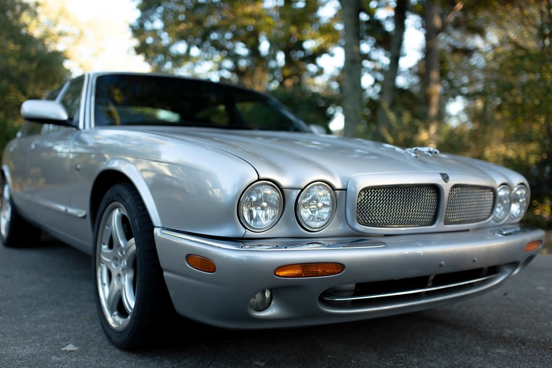 2003 Jaguar X308 XJR - Image 16 of 24