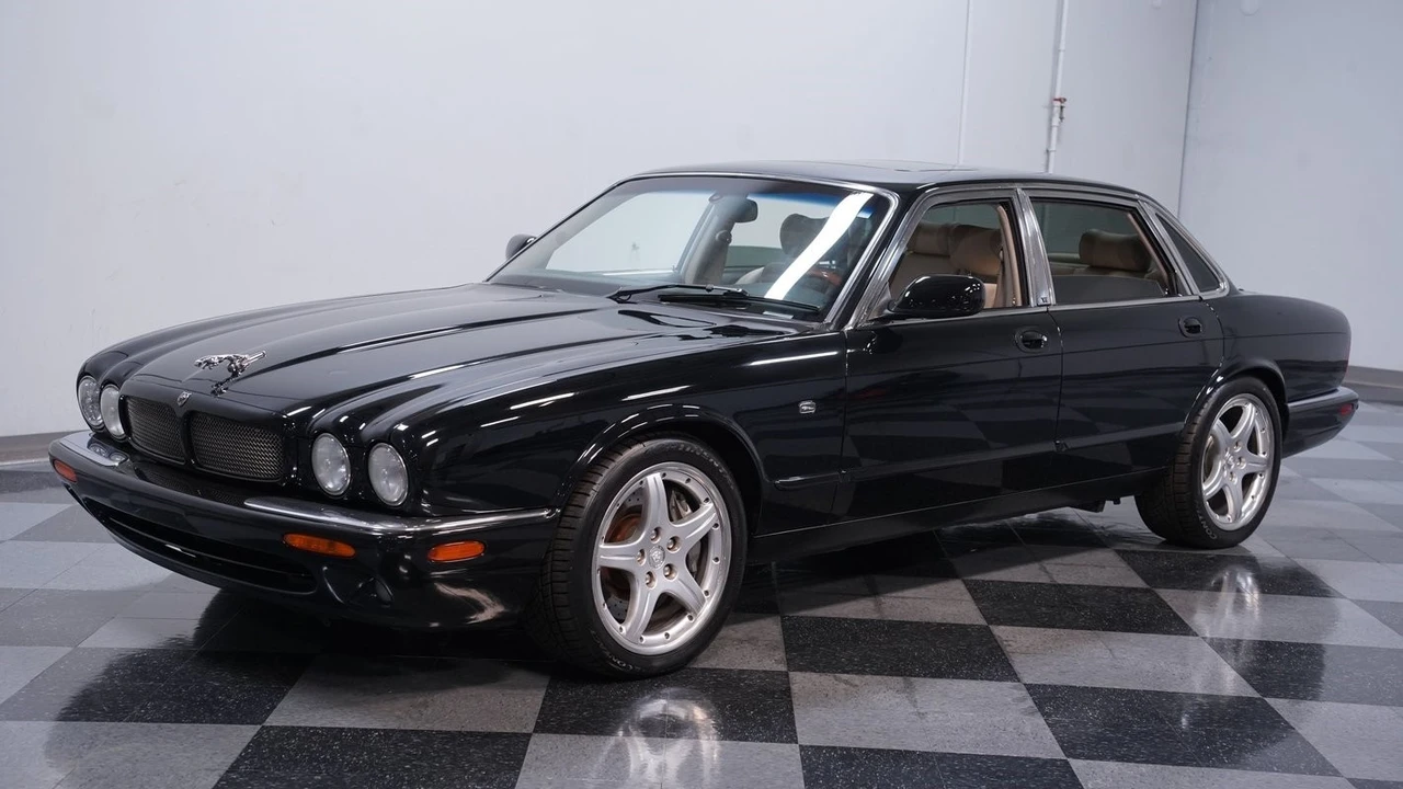 2003 Jaguar X308 XJR - Image 7 of 21