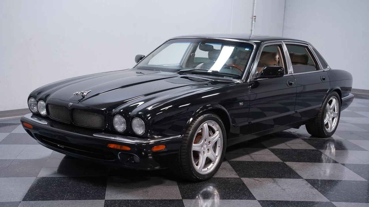 2003 Jaguar X308 XJR - Image 5 of 12