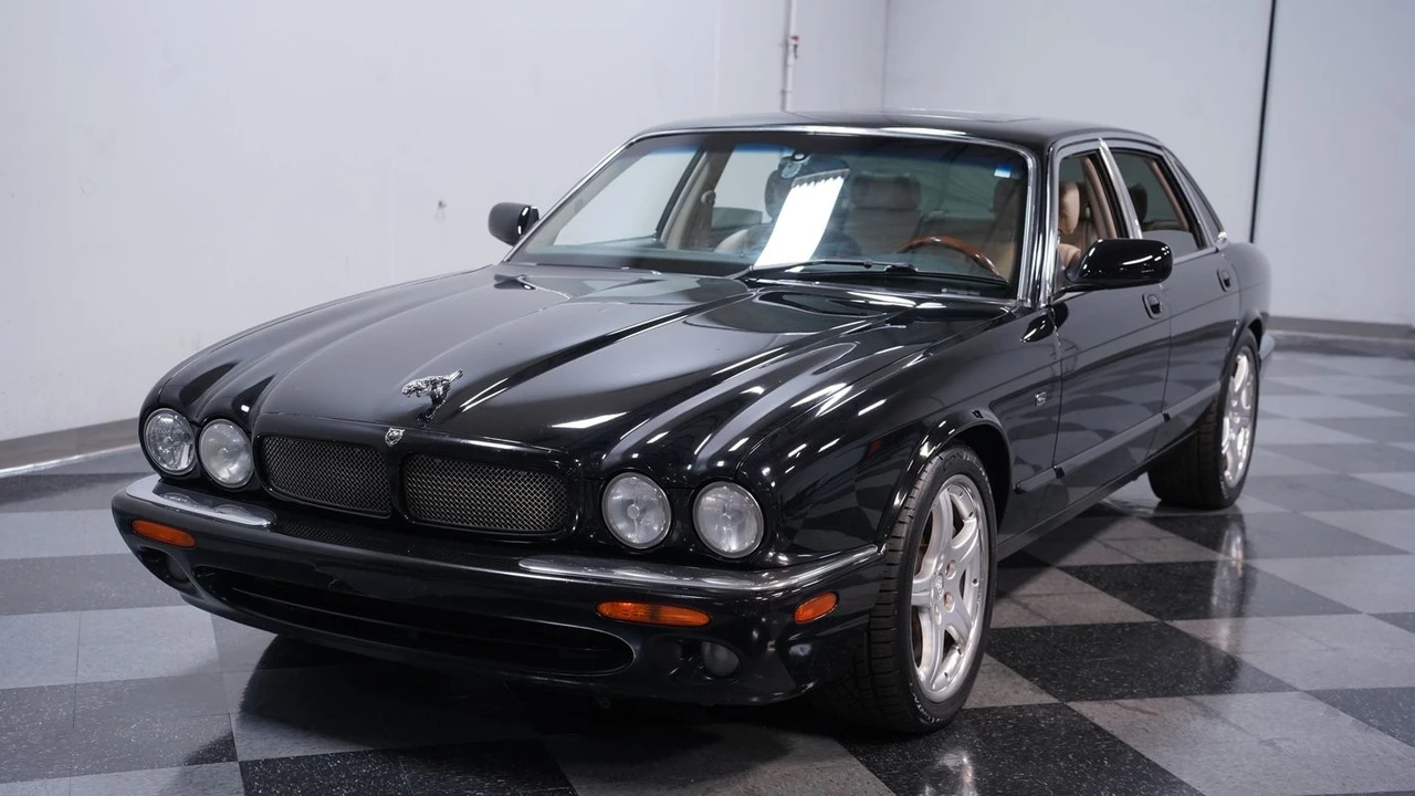 2003 Jaguar X308 XJR - Image 17 of 21