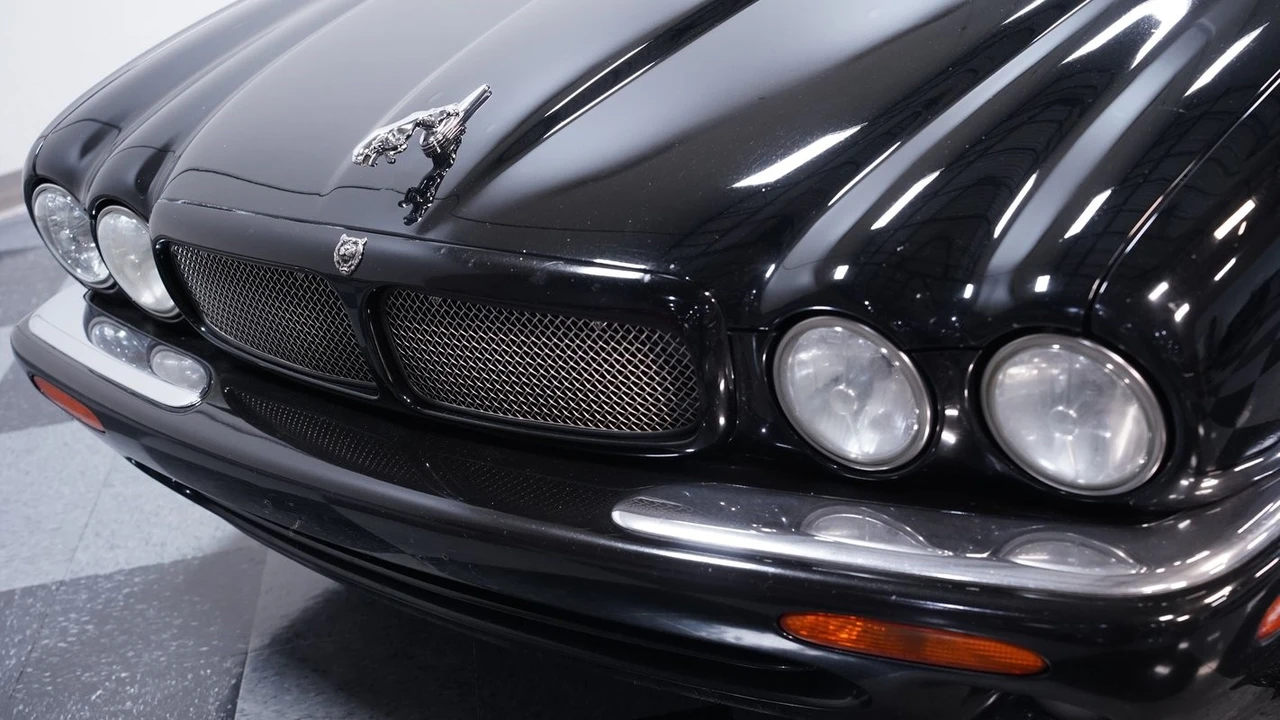 2003 Jaguar X308 XJR - Image 18 of 21