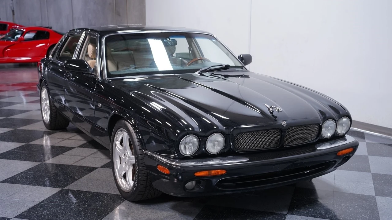 2003 Jaguar X308 XJR - Image 15 of 21