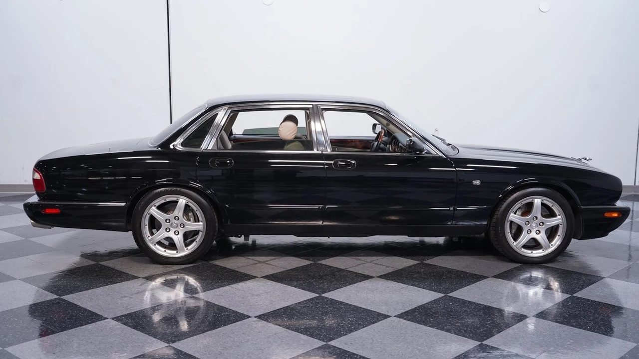 2003 Jaguar X308 XJR - Image 12 of 12