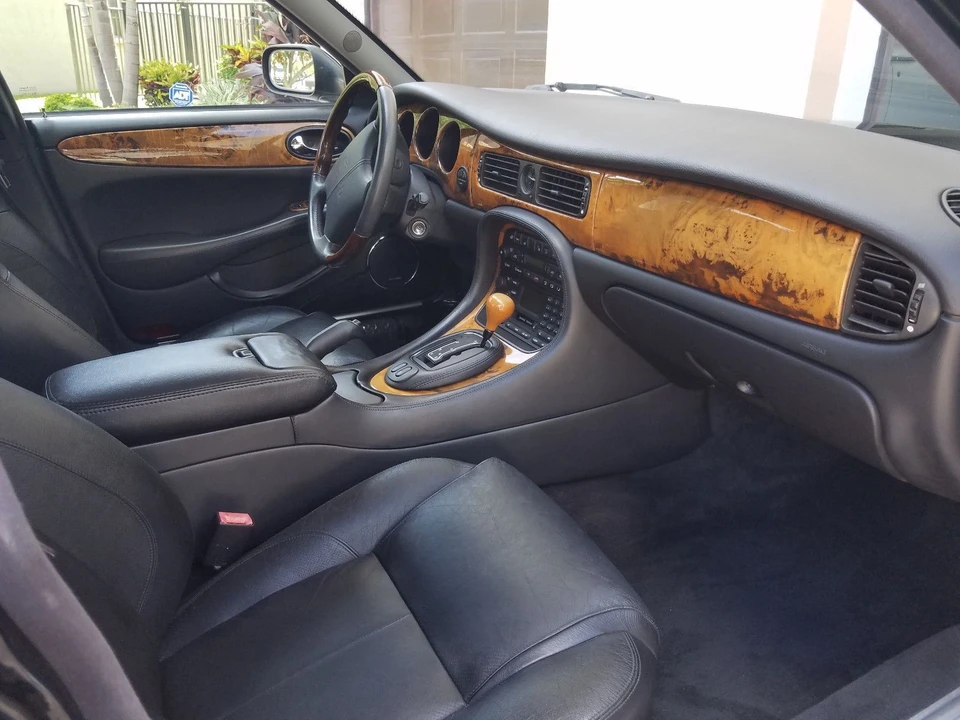 2003 Jaguar X308 XJR - Image 4 of 9