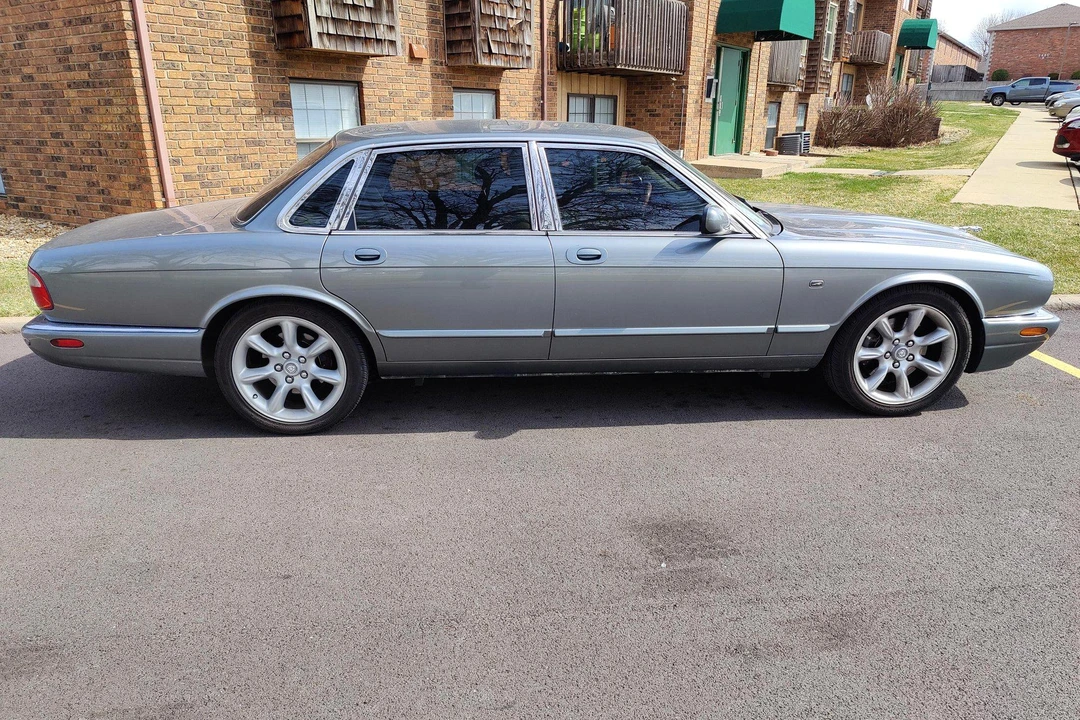 2003 Jaguar X308 XJR - Image 3 of 31
