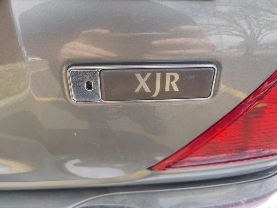2003 Jaguar X308 XJR - Image 17 of 31