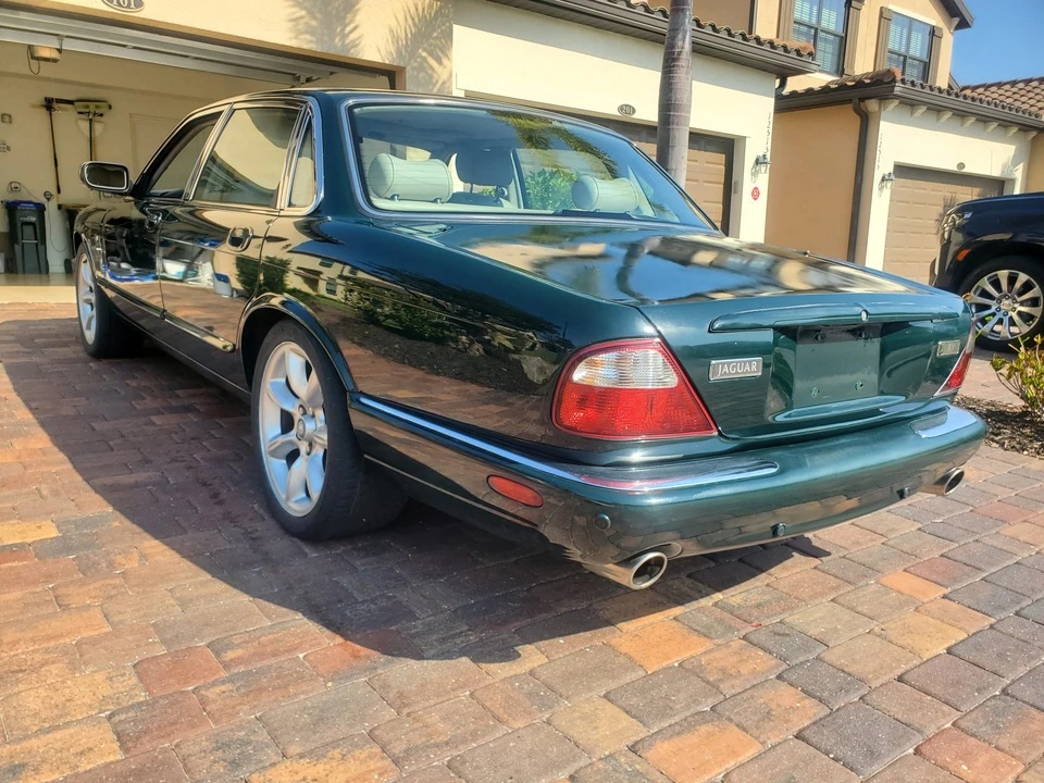 2003 Jaguar X308 XJR - Image 9 of 31