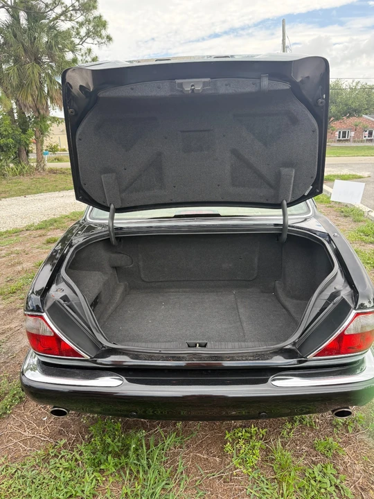 2003 Jaguar XJS - Image 10 of 10