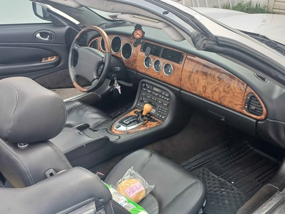 2003 Jaguar X100 XK8 - Image 6 of 12