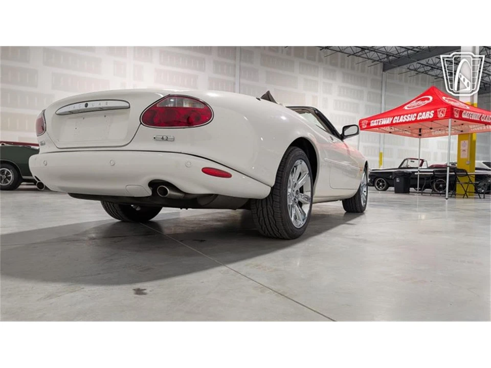 2003 Jaguar X100 XK8 - Image 16 of 31