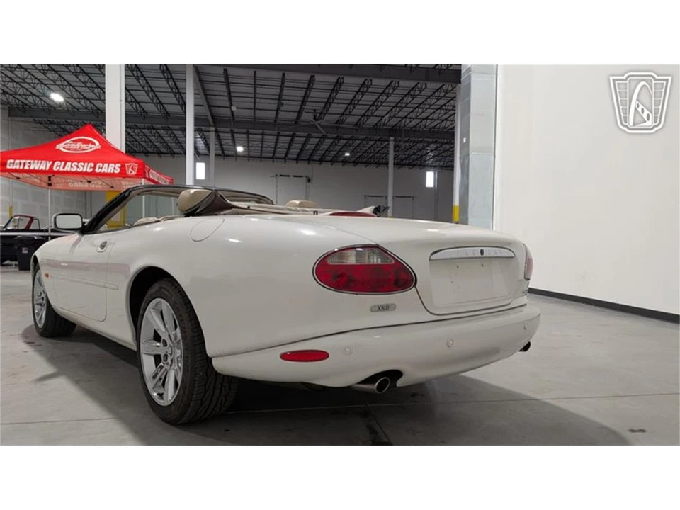 2003 Jaguar X100 XK8 - Image 9 of 31