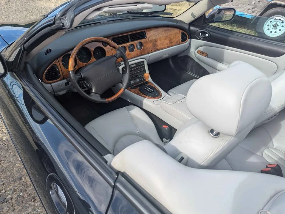 2003 Jaguar X100 XK8 - Image 8 of 10