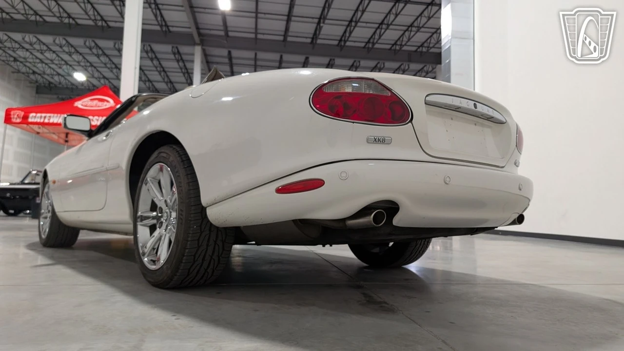2003 Jaguar X100 XK8 - Image 11 of 12