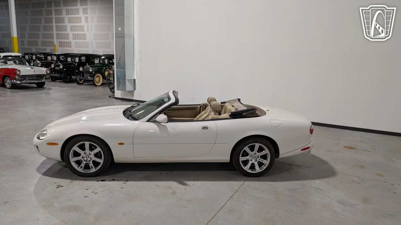 2003 Jaguar X100 XK8 - Image 6 of 12