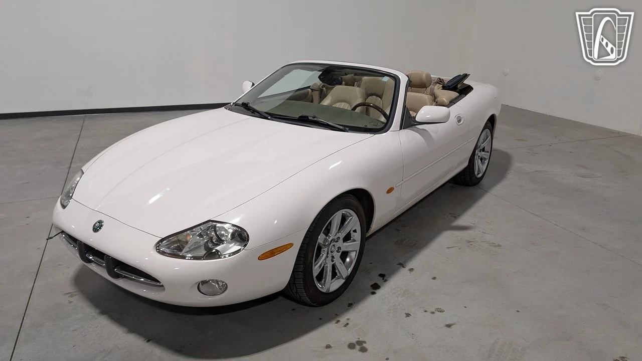 2003 Jaguar X100 XK8 - Image 3 of 12