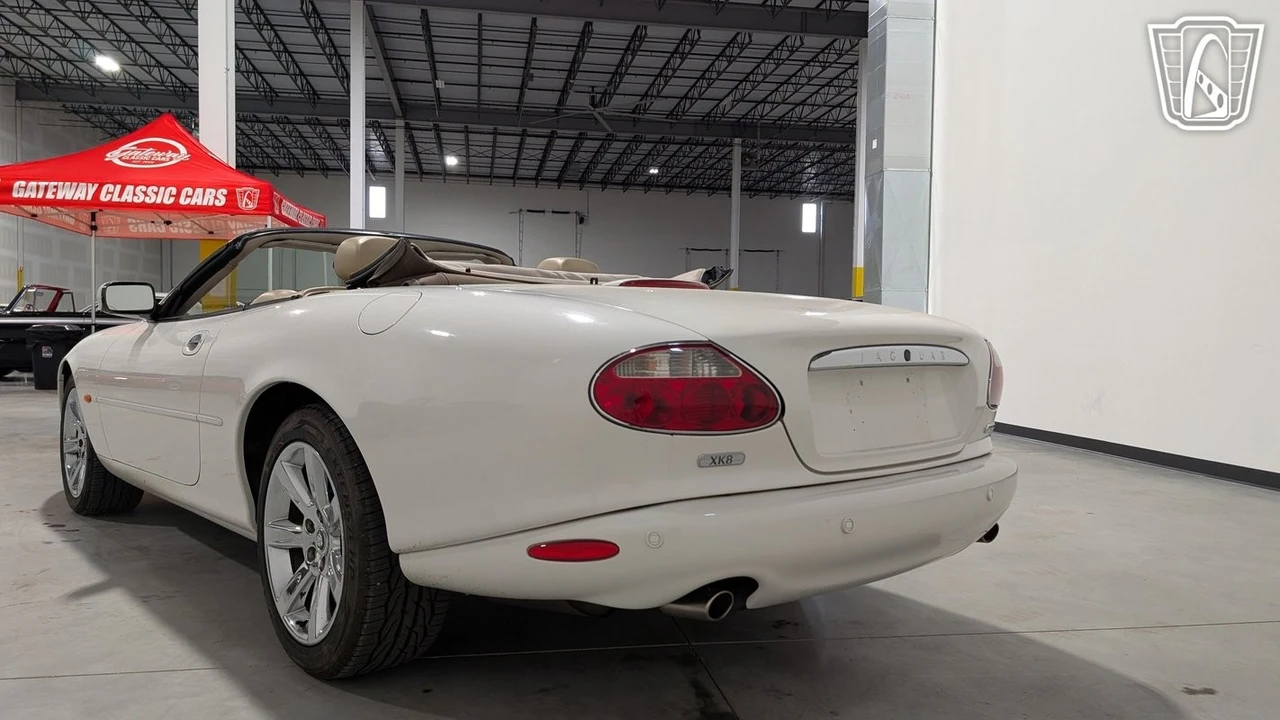 2003 Jaguar X100 XK8 - Image 10 of 12