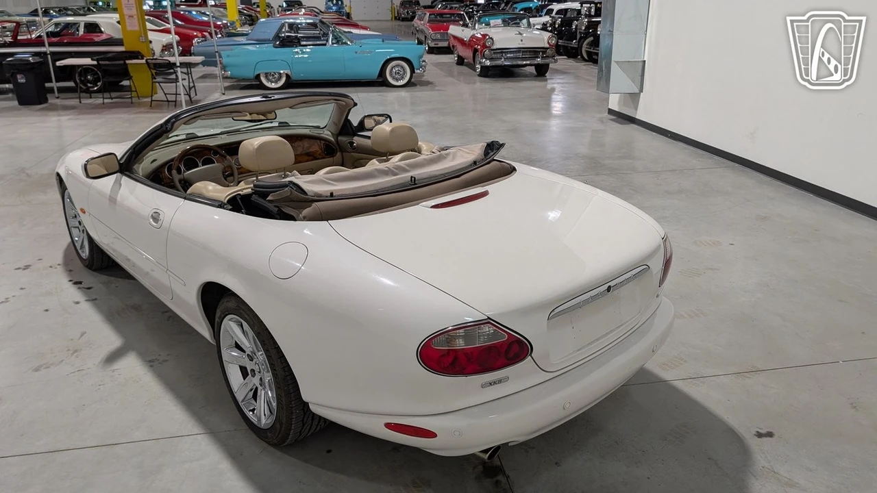 2003 Jaguar X100 XK8 - Image 9 of 12
