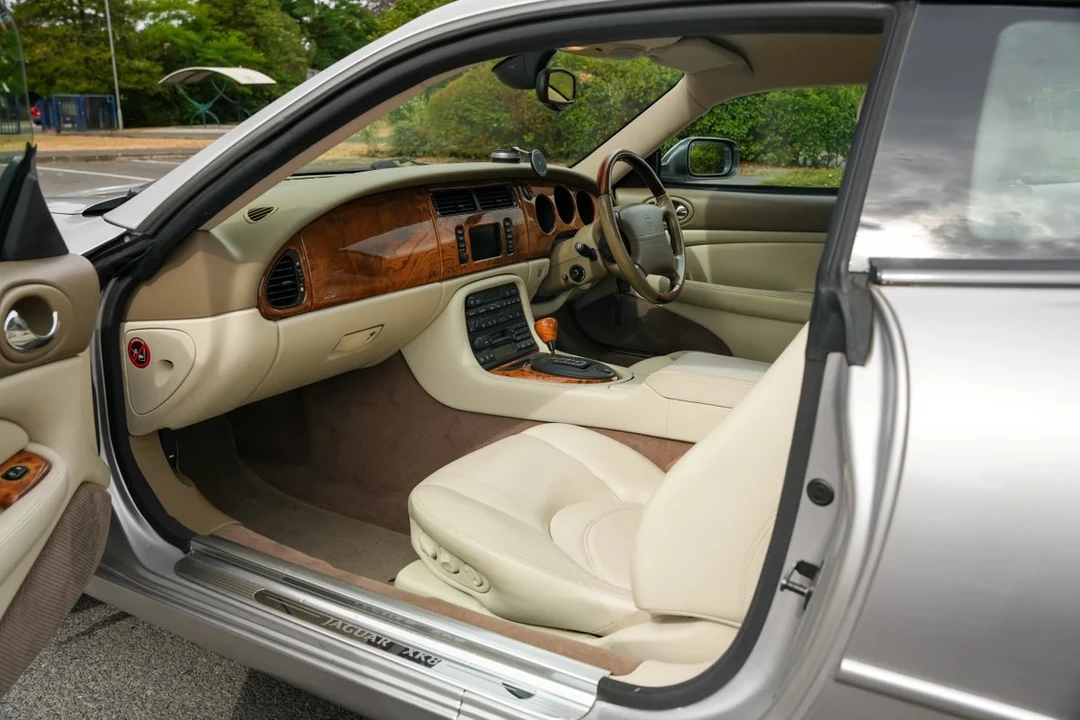 2003 Jaguar X100 XK8 - Image 13 of 30