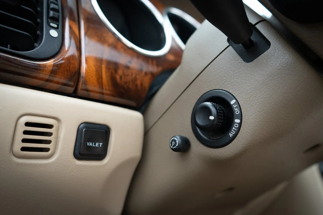 2003 Jaguar X100 XK8 - Image 18 of 30