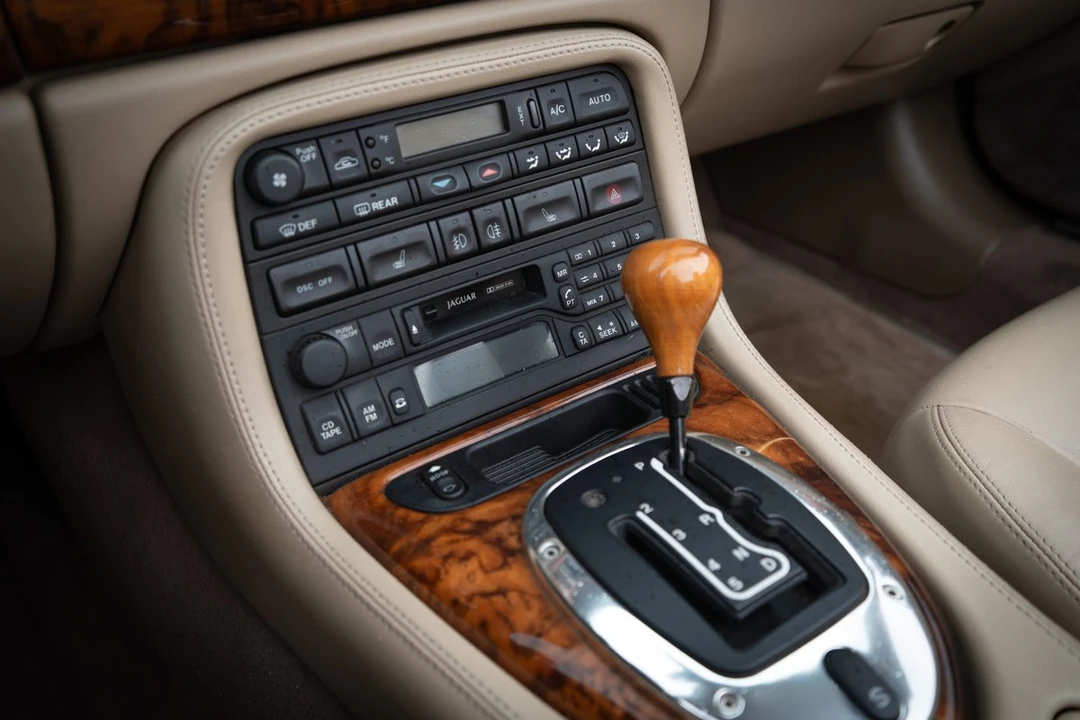 2003 Jaguar X100 XK8 - Image 15 of 30
