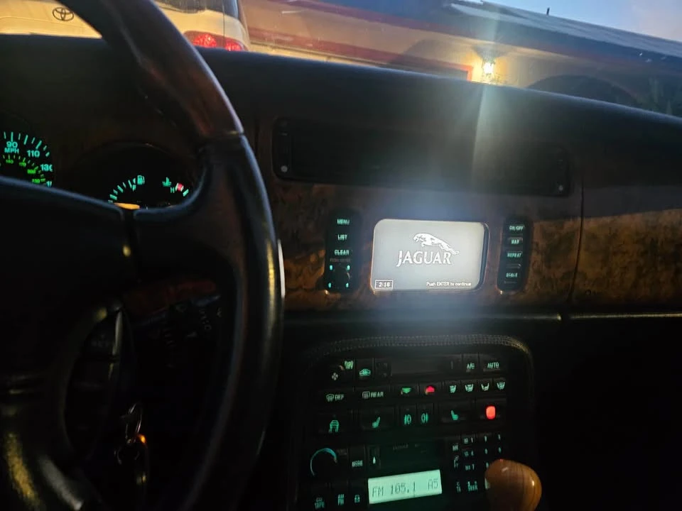 2003 Jaguar X100 XK8 - Image 15 of 18