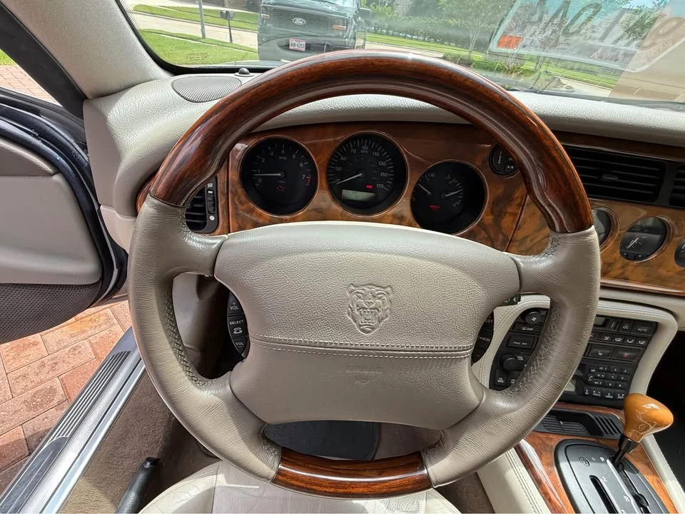 2003 Jaguar X100 XK8 - Image 9 of 16