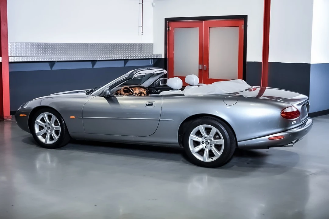 2003 Jaguar X100 XK8 - Image 17 of 30