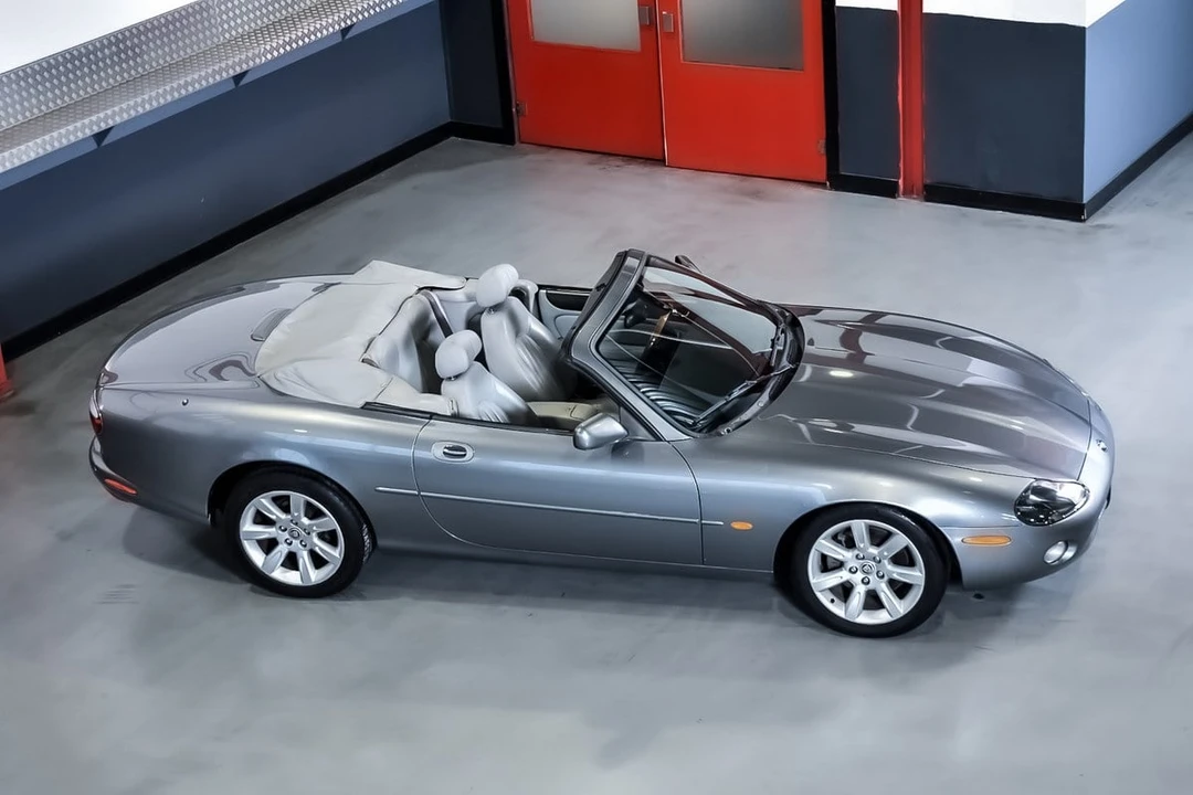 2003 Jaguar X100 XK8 - Image 10 of 30