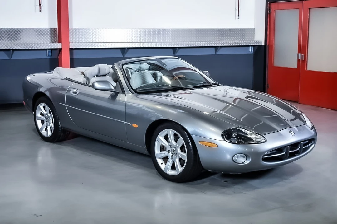 2003 Jaguar X100 XK8 - Image 5 of 30