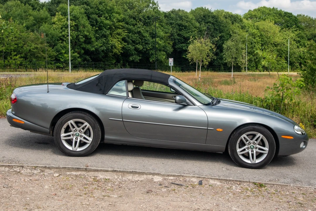2003 Jaguar X100 XK8 - Image 8 of 30