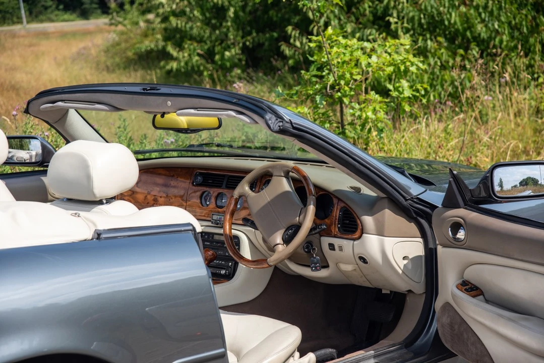 2003 Jaguar X100 XK8 - Image 17 of 30