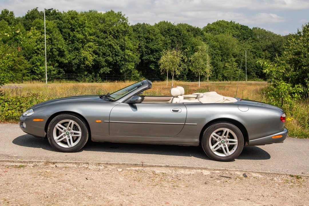 2003 Jaguar X100 XK8 - Image 22 of 30