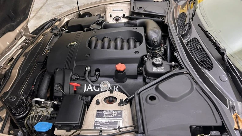 2003 Jaguar X100 XK8 - Image 9 of 10