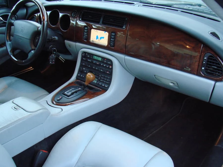 2003 Jaguar X100 XK8 - Image 5 of 8