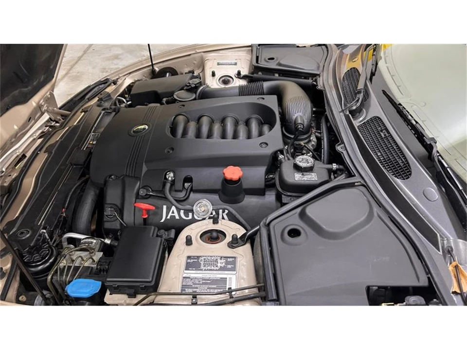 2003 Jaguar X100 XK8 - Image 9 of 10