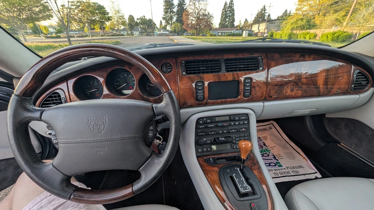 2003 Jaguar X100 XK8 - Image 9 of 16